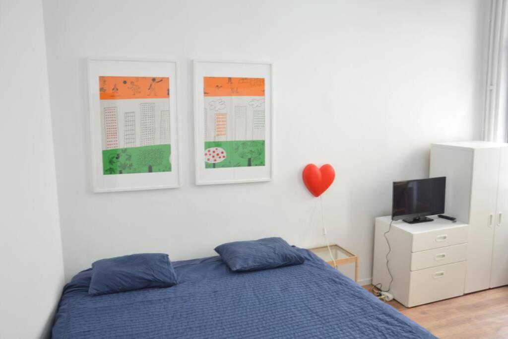 Awesome Studio In Marolles Lejlighed *